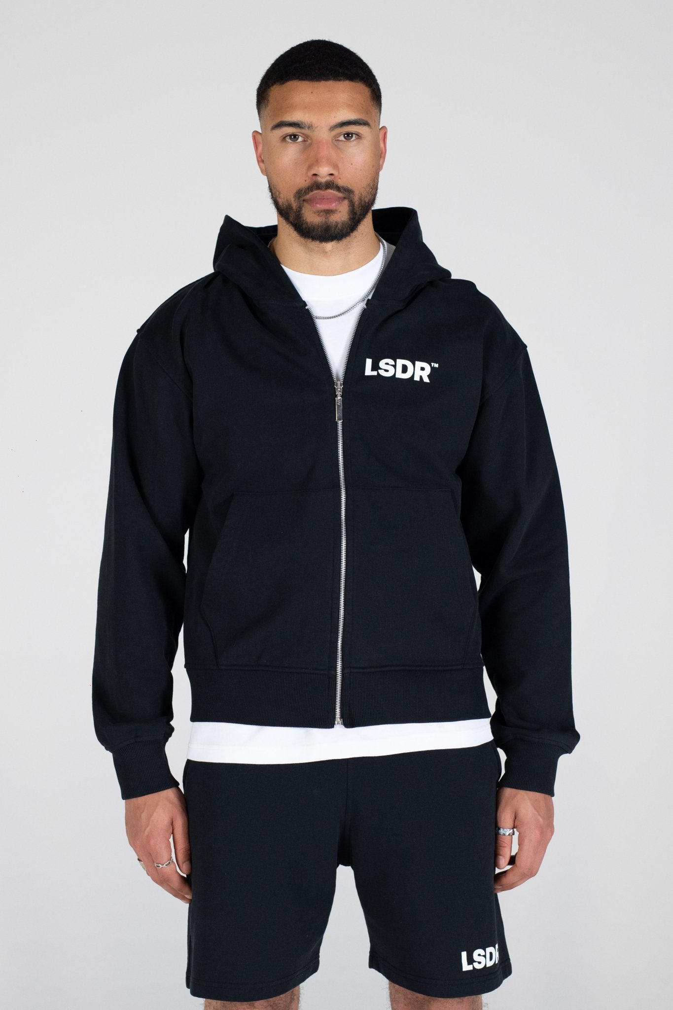 EXPLORERS ZIP HOODIE - JET BLACK - LA SCÈNE DE RUEZip hoodieLA SCÈNE DE RUELA SCÈNE DE RUE