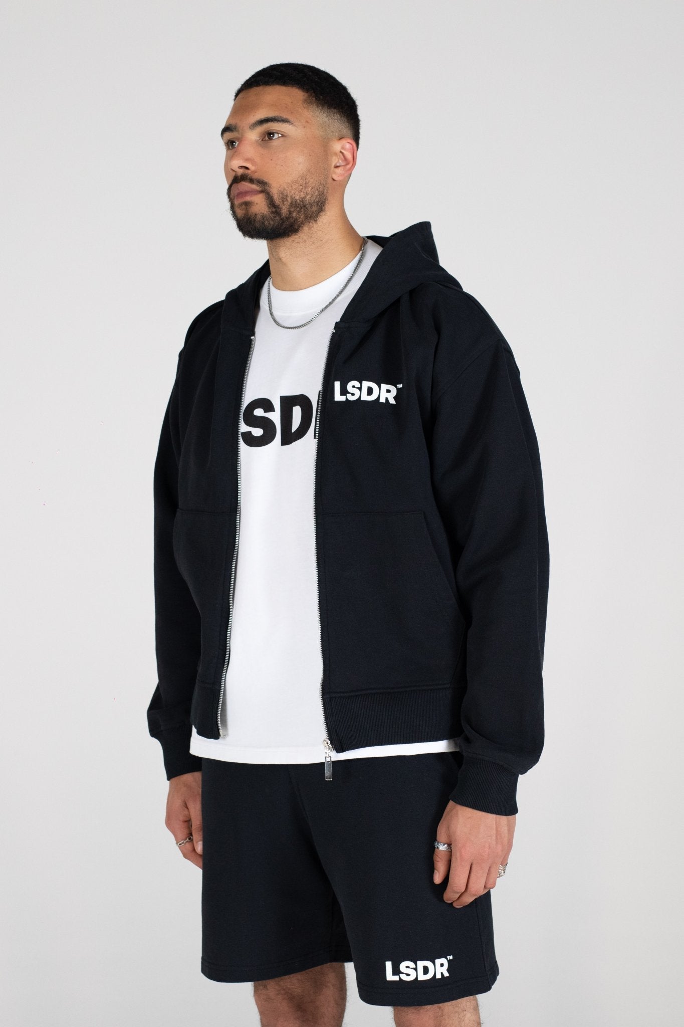 EXPLORERS ZIP HOODIE - JET BLACK - LA SCÈNE DE RUEZip hoodieLA SCÈNE DE RUELA SCÈNE DE RUE