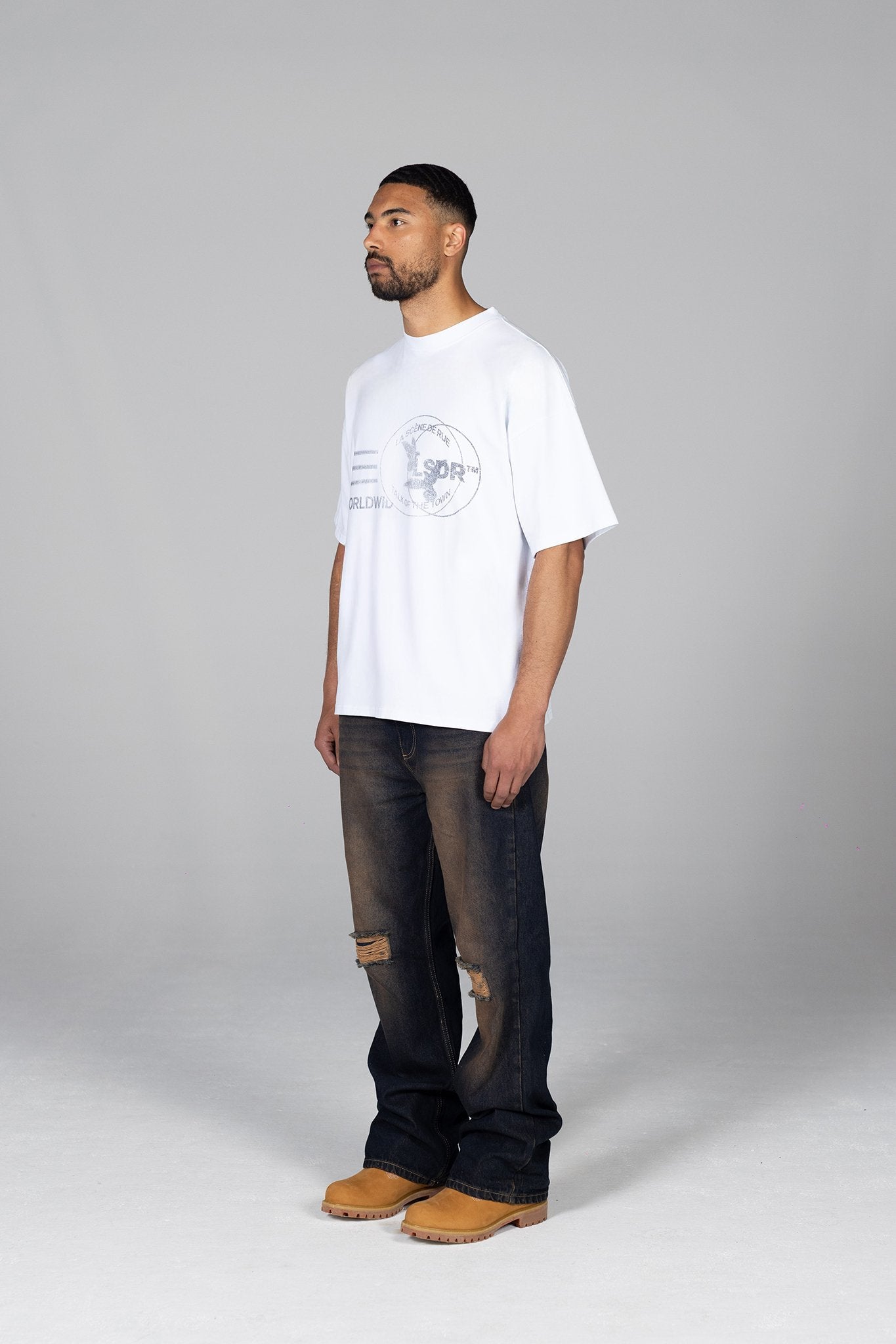 T-SHIRT LSDR - T-SHIRT LA SCENE DE RUE - WHITE T-SHIRT BIRDS - WHITE OVERSIZED T-SHIRT LUXURY - WHITE T-SHIRT BOXY FIT - BOXY FITTED STREETWEAR TEE - STREETWEAR LUXURY BIRDS TEE - FESTIVAL T-SHIRT WHITE - BEST T-SHIRT TO WEAR UNDER JACKET - PRINT T-SHIRT WHITE OVERSIZED BOXY - LA SCENE DE RUE COLLECTION -