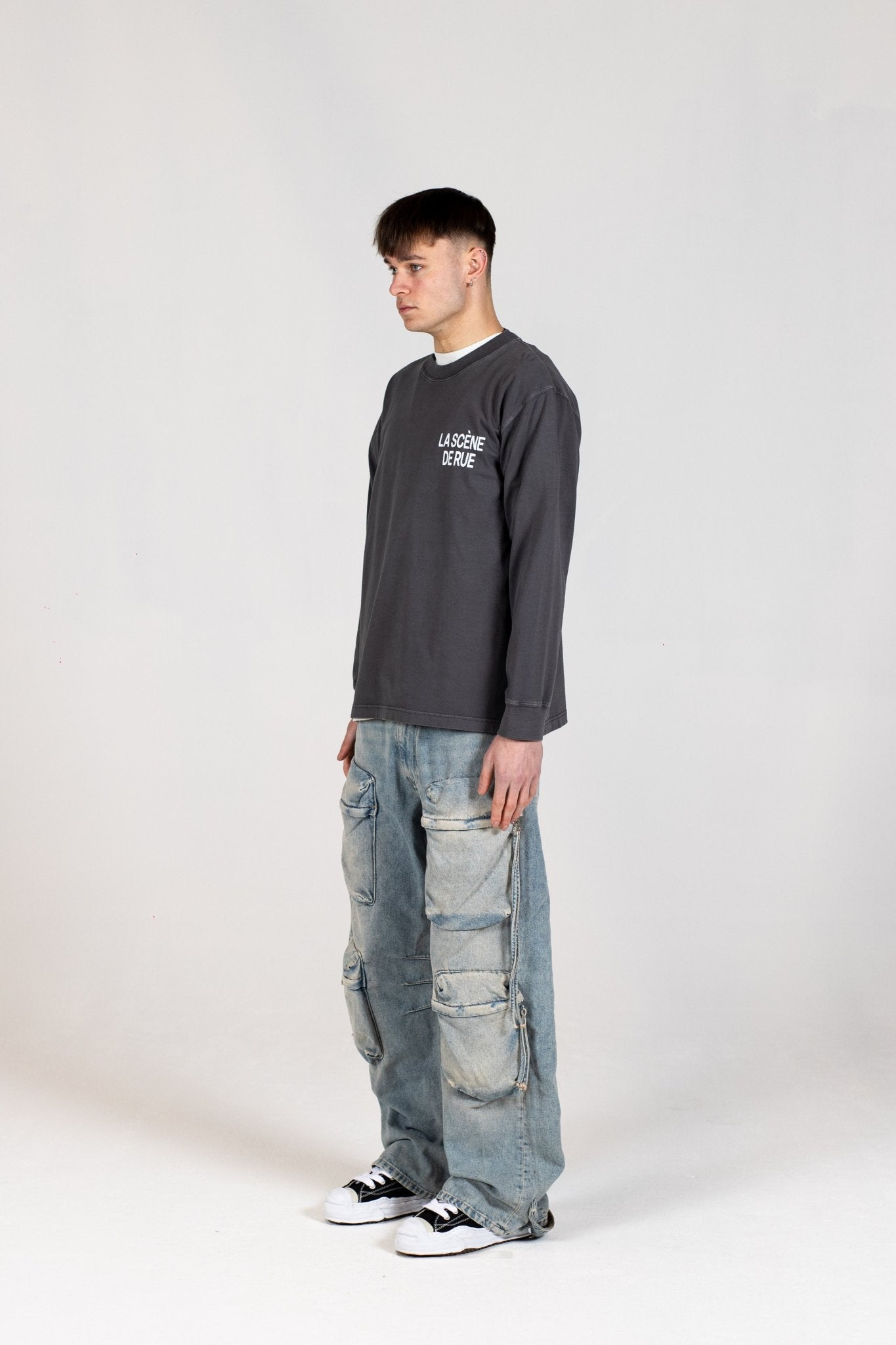 LOGO LONG SLEEVE T-SHIRT - GRAY PINSTRIPE - LA SCÈNE DE RUELong sleeved T-shirtLA SCÈNE DE RUELA SCÈNE DE RUE